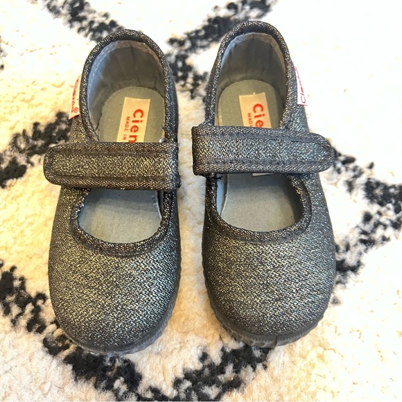 Cienta Black Sparkle Mary Jane’s Velcro Closure Size 21 EU 5 US - Picture 4 of 7